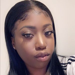 Meet your Posher, Larae